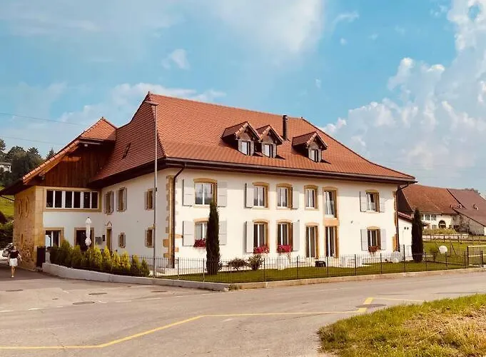 Les Champs: Dans Batisse De 1718 Renovee * Cudrefin